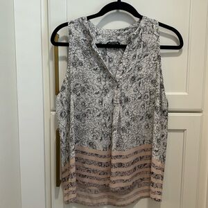 Boutique brand top size small